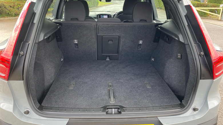 Volvo XC40 2.0 B3P Plus Dark 5dr Auto Petrol Estate